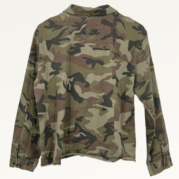 Sanctuary Green Camouflage Snap Front Raw Hem Jacket Shacket Size Large - Picture 3 of 10